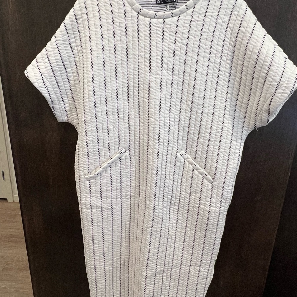 Zara Oversized Quilted Striped Dress - Picture 9 of 11